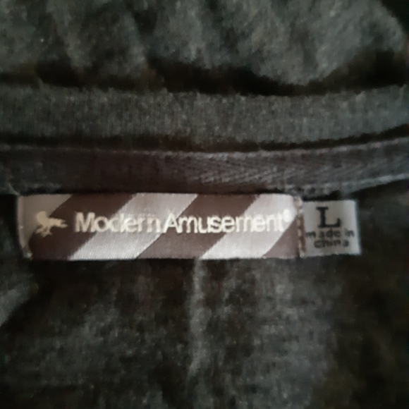 Modern Amusement sweatshirt size L - Picture 7 of 16
